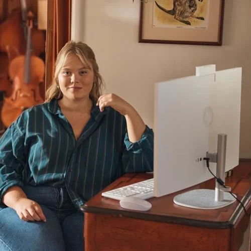 کامپیوتر رومیزی لمسی 27 اینچی جدید HP مدل 2023، پردازنده نسل سیزدهم Intel Core i7-1355U | رم 16 گیگابایتی DDR4 | حافظه SSD 1 ترابایتی M.2 | گرافیک Intel® Iris® Xᵉ | ویندوز 11 پرو - سفید صدفی (ارتقا یافته) کامپیوتر رومیزی لمسی 27 اینچی جدید HP مدل 2023، پردازنده نسل سیزدهم Intel Core i7-1355U | رم 16 گیگابایتی DDR4 | حافظه SSD 1 ترابایتی M.2 | گرافیک Intel® Iris® Xᵉ | ویندوز 11 پرو - سفید صدفی (ارتقا یافته)