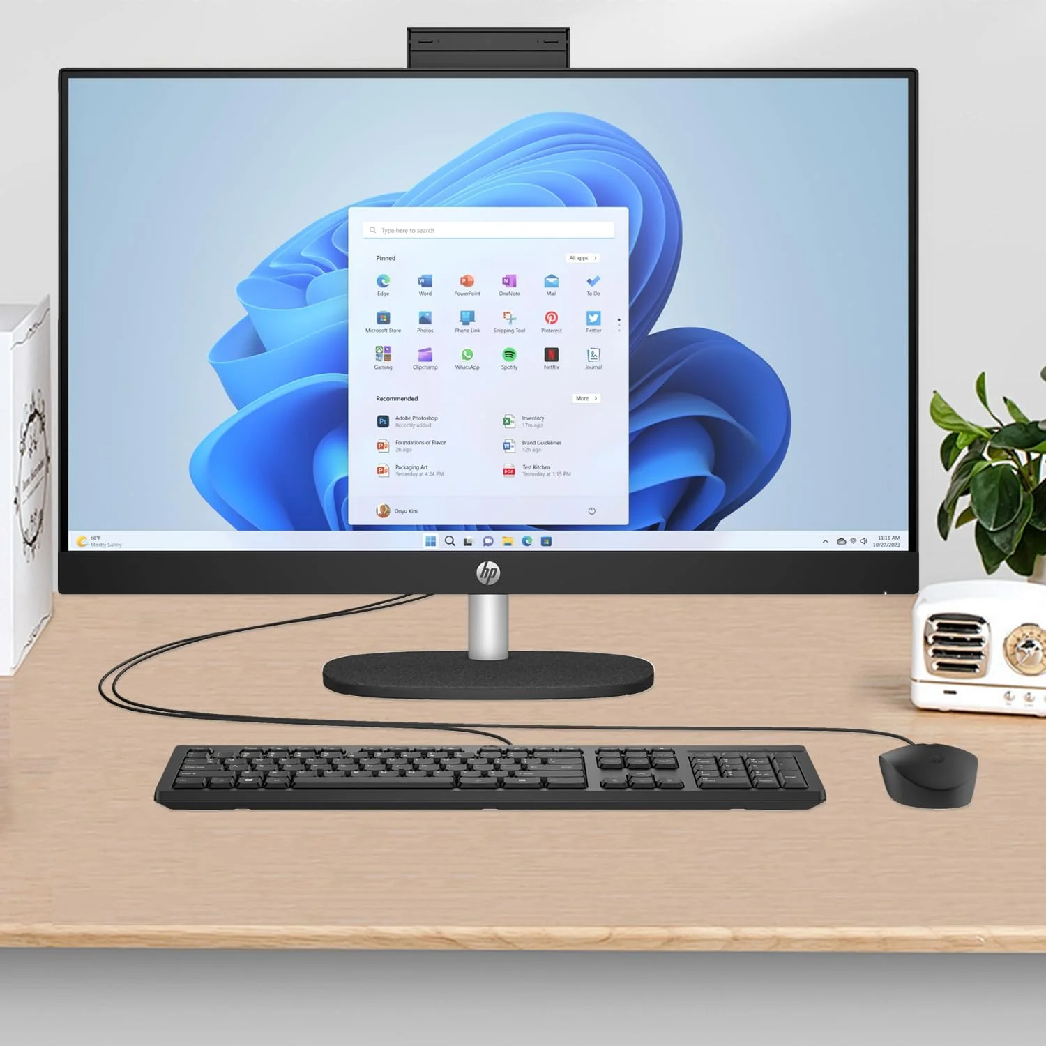 کامپیوتر رومیزی همه کاره HP Essential، صفحه نمایش لمسی 27 اینچی FHD، پردازنده Intel Core i7-1355U، رم 64 گیگابایتی، SSD PCIe 2 ترابایتی، Wi-Fi 6، کیبورد و ماوس سیمی، Windows 11 Pro، مشکی