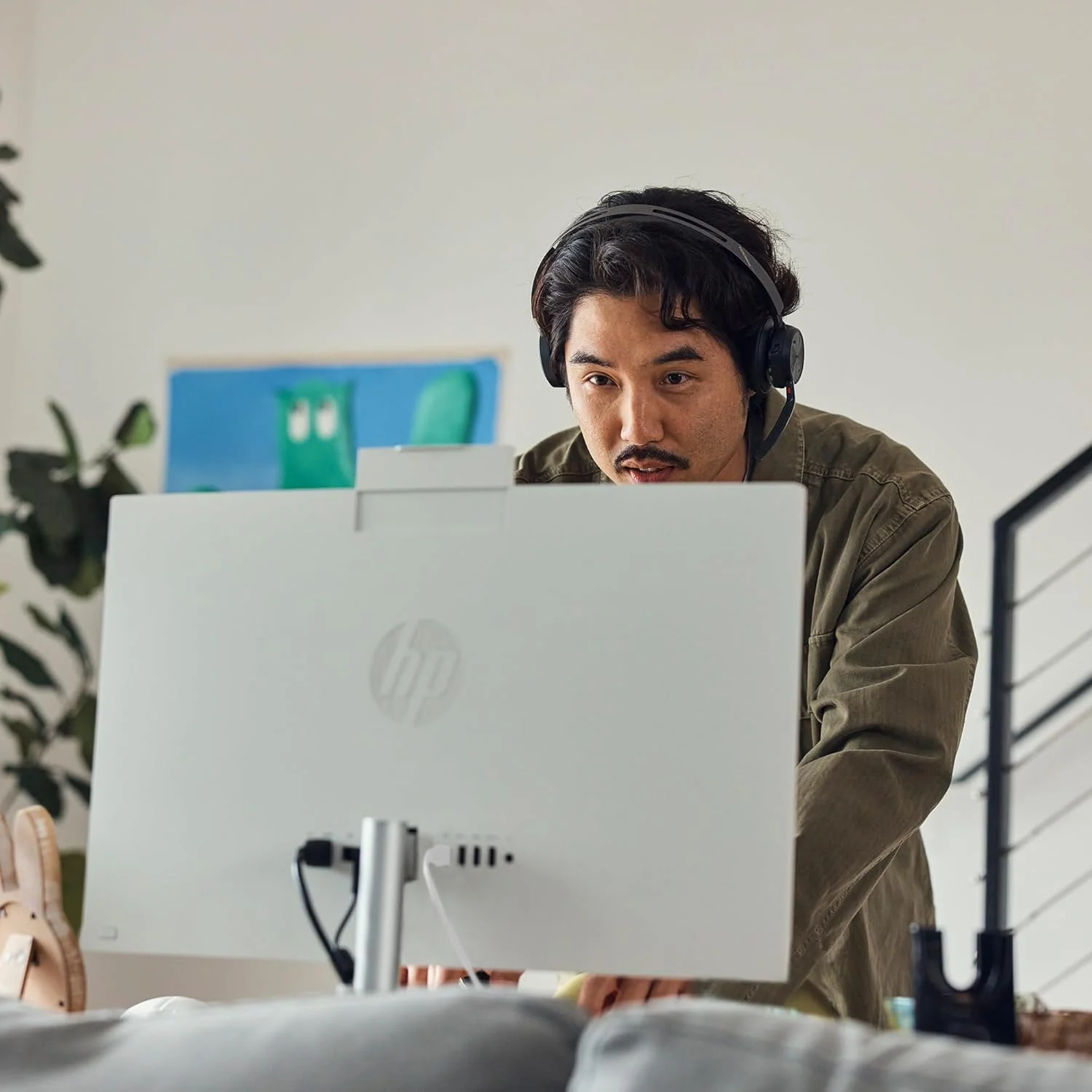 کامپیوتر رومیزی آل این وان 23.8 اینچی HP مدل 24-cr0042، پردازنده Intel® Core™ i3-N300، گرافیک Intel® UHD، حافظه رم 8 گیگابایتی DDR4-3200 مگاهرتز، (سفید، 24-cr0042) کامپیوتر رومیزی آل این وان 23.8 اینچی HP مدل 24-cr0042، پردازنده Intel® Core™ i3-N300، گرافیک Intel® UHD، حافظه رم 8 گیگابایتی DDR4-3200 مگاهرتز، (سفید، 24-cr0042)