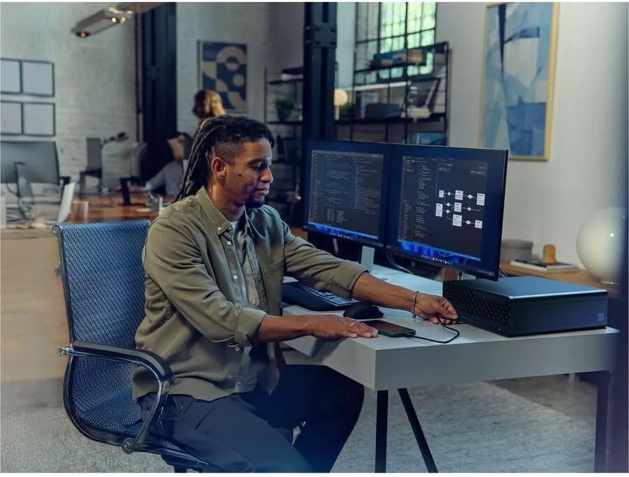 کامپیوتر رومیزی HP EliteDesk 8 G1i - پردازنده Intel Core Ultra 7 نسل 15 - فناوری vPro - رم 32 گیگابایت - حافظه SSD 1 ترابایت - فرم فاکتور کوچک - مشکی جک - خرید هوشمند
