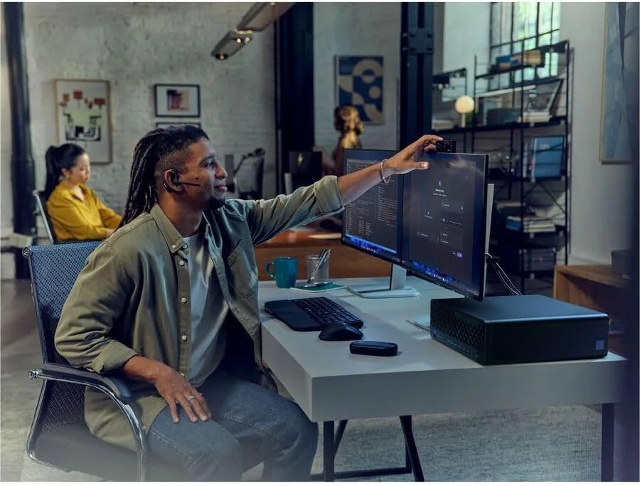 کامپیوتر رومیزی HP EliteDesk 8 G1i - پردازنده Intel Core Ultra 7 نسل 15 - فناوری vPro - رم 32 گیگابایت - حافظه SSD 1 ترابایت - فرم فاکتور کوچک - مشکی جک - خرید هوشمند