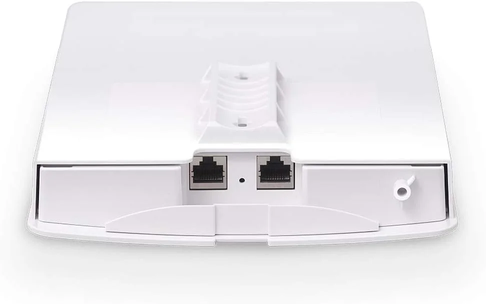 اکسس پوینت مدیریتی بیرونی دو باندی EnGenius Technologies EWS660AP Wi-Fi 5 AC1750 3x3 با استاندارد IP55، MU-MIMO، توان انتقال 29dBm، پورت گیگابیتی (شامل PoE Injector و کیت نصب) سفید اکسس پوینت مدیریتی بیرونی دو باندی EnGenius Technologies EWS660AP Wi-Fi 5 AC1750 3x3 با استاندارد IP55، MU-MIMO، توان انتقال 29dBm، پورت گیگابیتی (شامل PoE Injector و کیت نصب) سفید