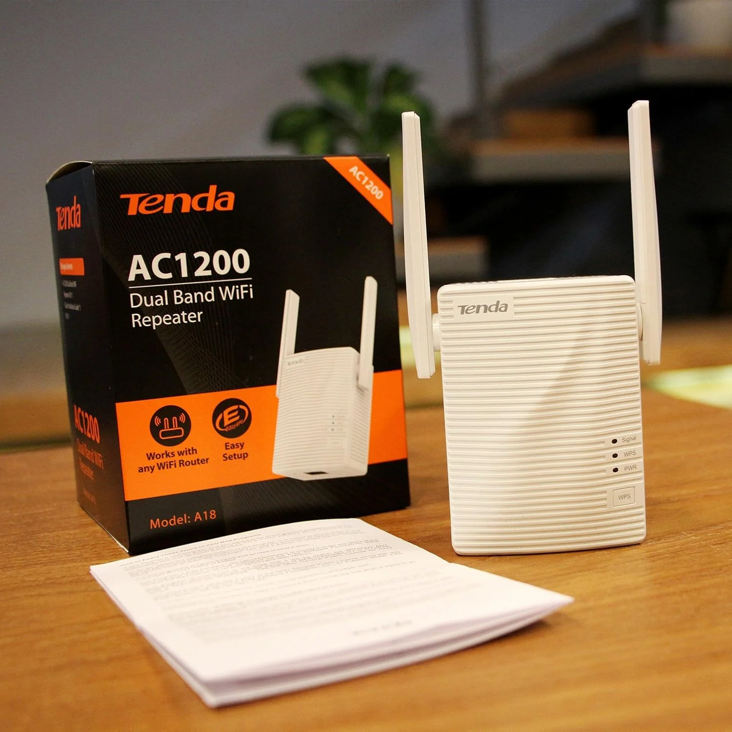 تکرار کننده وای فای جهانی دو بانده Tenda A18 AC1200، توسعه دهنده پهنای باند/وای فای، تقویت کننده/هات اسپات وای فای، با 1 پورت اترنت، سازگار با همه ارائه دهندگان پهنای باند، دوشاخه UK تکرار کننده وای فای جهانی دو بانده Tenda A18 AC1200، توسعه دهنده پهنای باند/وای فای، تقویت کننده/هات اسپات وای فای، با 1 پورت اترنت، سازگار با همه ارائه دهندگان پهنای باند، دوشاخه UK