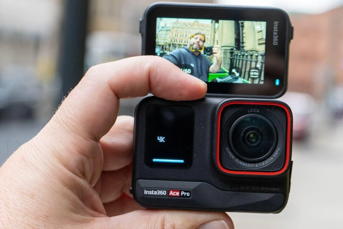 دوربین اکشن ضد آب Insta360 Ace Pro - سنسور پرچمدار 1/1.3 اینچی و کاهش نویز هوش مصنوعی، 4K120fps، صفحه نمایش چرخان 2.4 اینچی و ویژگی های پیشرفته هوش مصنوعی