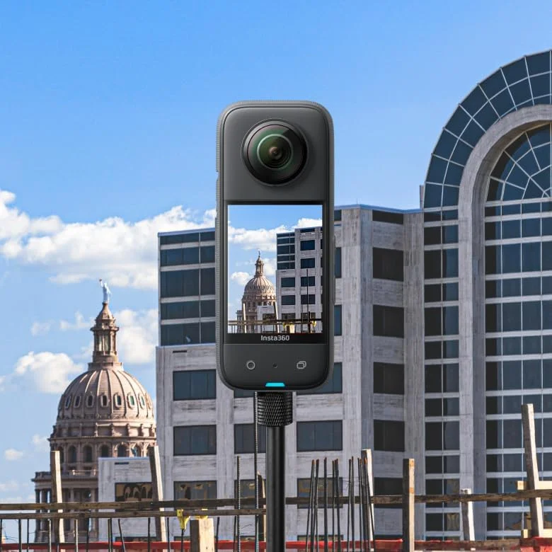دوربین اکشن 360 درجه Insta360 X3 به همراه کیت لوازم جانبی شامل: مونوپاد نامرئی + سه پایه + 64 گیگابایت دوربین اکشن 360 درجه Insta360 X3 به همراه کیت لوازم جانبی شامل: مونوپاد نامرئی + سه پایه + 64 گیگابایت