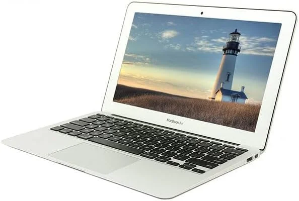 لپ تاپ مک بوک ایر A1465 (2014) با صفحه نمایش 11.6 اینچی، پردازنده Intel-Core i5 نسل ششم، 4 گیگابایت رم، 120 گیگابایت SSD، سیستم عامل مک او اس نقره ای - تجدید شده