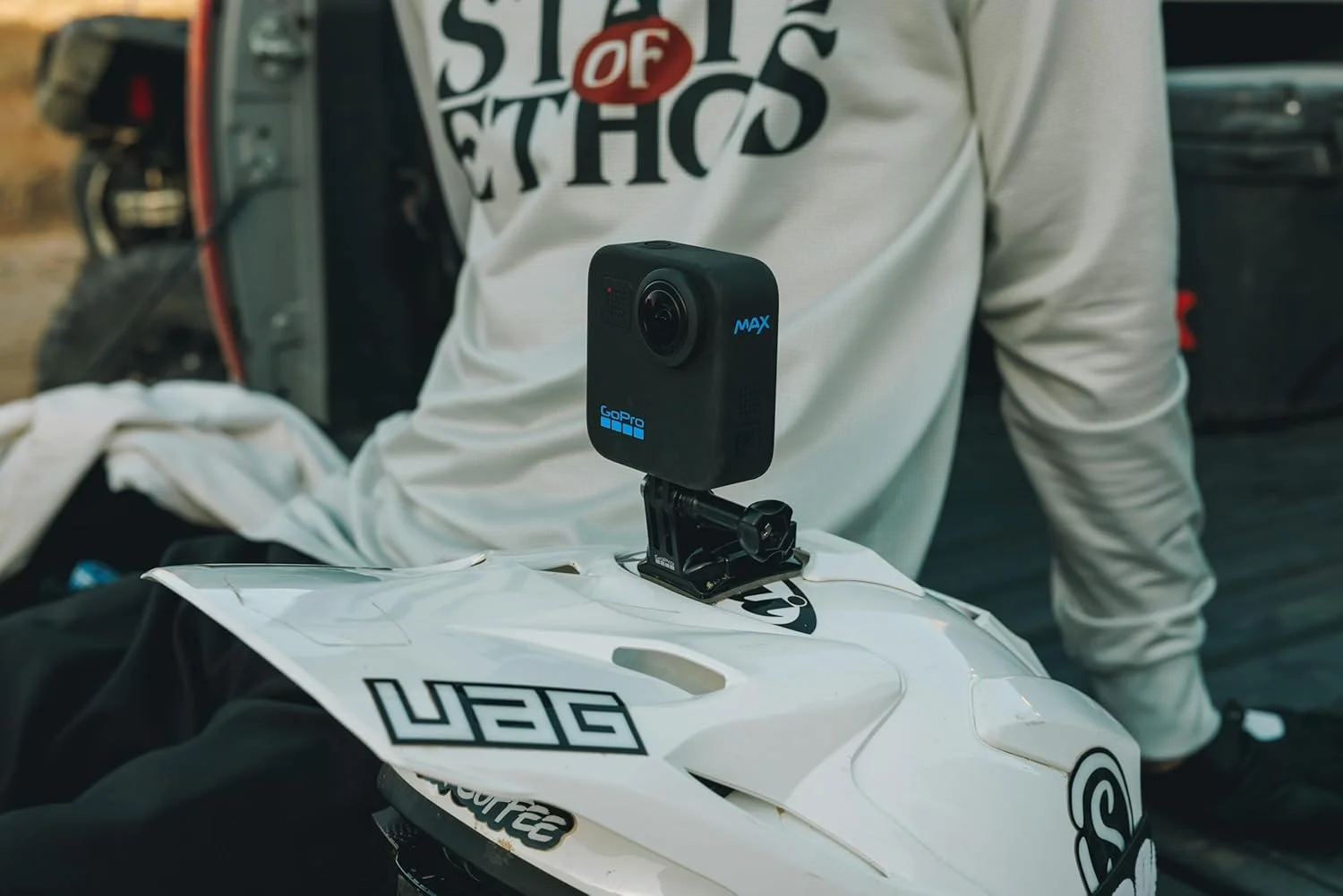 دوربین اکشن 360+ ضد آب سنتی GoPro Max با صفحه لمسی کروی، فیلم HD 5.6K30، عکس های 360 درجه 16.6 مگاپیکسلی، پخش زنده 1080P و تثبیت کننده دوربین اکشن 360+ ضد آب سنتی GoPro Max با صفحه لمسی کروی، فیلم HD 5.6K30، عکس های 360 درجه 16.6 مگاپیکسلی، پخش زنده 1080P و تثبیت کننده