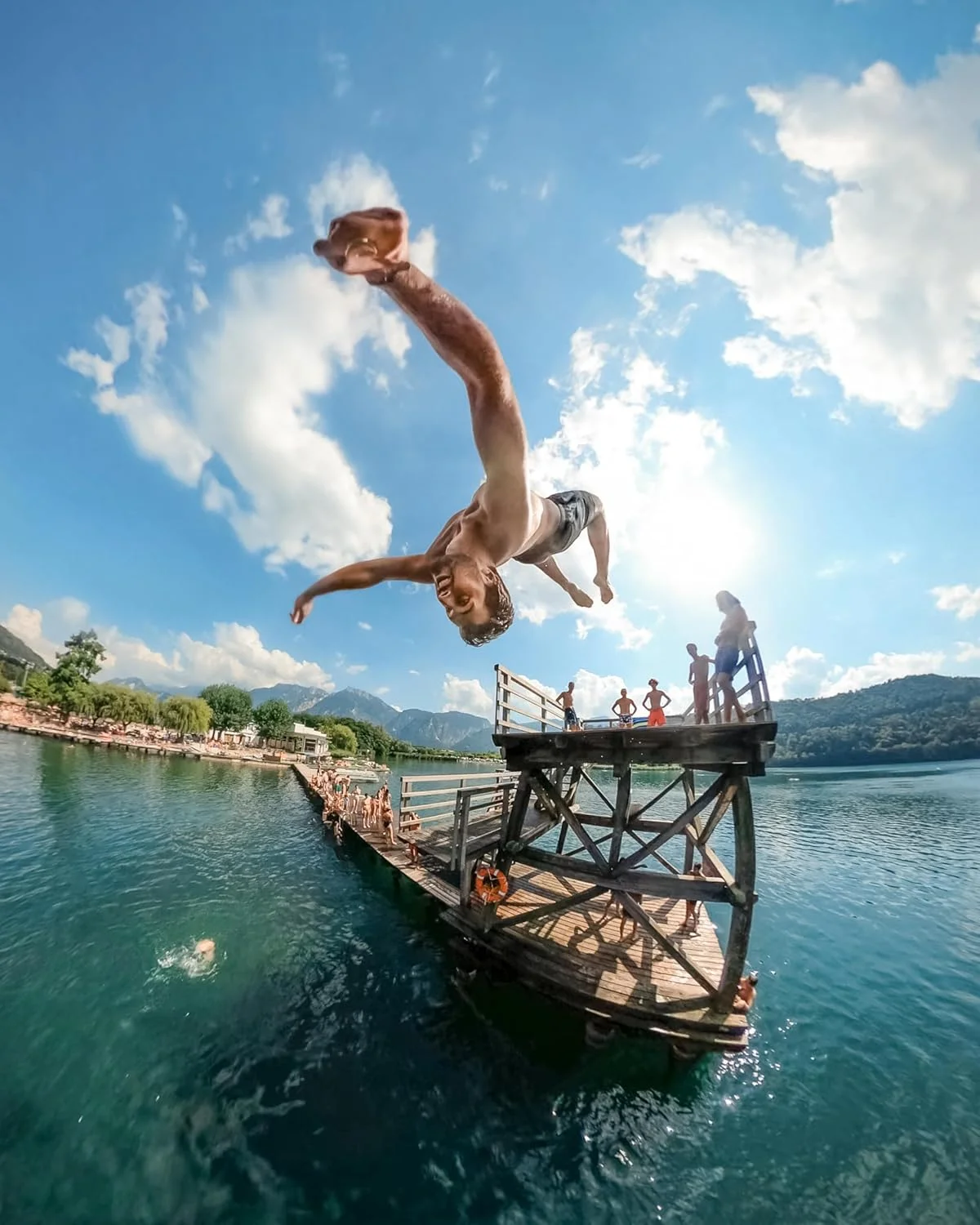 دوربین اکشن 360+ ضد آب سنتی GoPro Max با صفحه لمسی کروی، فیلم HD 5.6K30، عکس های 360 درجه 16.6 مگاپیکسلی، پخش زنده 1080P و تثبیت کننده دوربین اکشن 360+ ضد آب سنتی GoPro Max با صفحه لمسی کروی، فیلم HD 5.6K30، عکس های 360 درجه 16.6 مگاپیکسلی، پخش زنده 1080P و تثبیت کننده