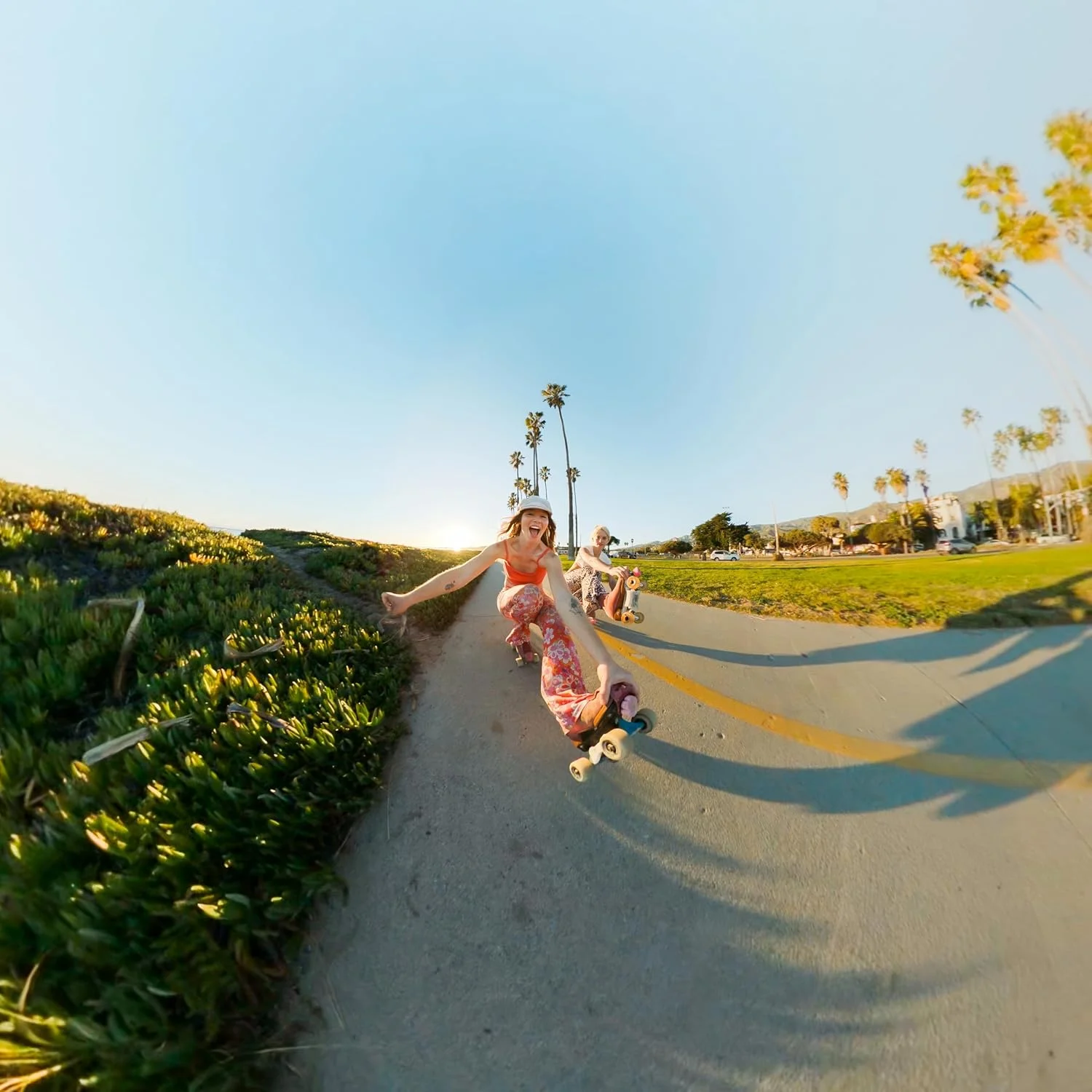 دوربین GoPro MAX - دوربین اکشن 360 درجه ضد آب + دوربین اکشن سنتی با صفحه لمسی، فیلمبرداری کروی 5.6K30 HD، عکس های 360 درجه 16.6 مگاپیکسلی، پخش زنده 1080p و تثبیت کننده دوربین GoPro MAX - دوربین اکشن 360 درجه ضد آب + دوربین اکشن سنتی با صفحه لمسی، فیلمبرداری کروی 5.6K30 HD، عکس های 360 درجه 16.6 مگاپیکسلی، پخش زنده 1080p و تثبیت کننده