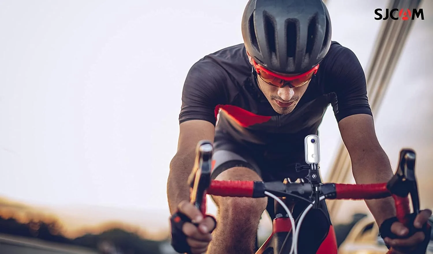 دوربین اکشن SJCAM C100 با کیفیت 1080P و سرعت 30 فریم بر ثانیه، ضد آب تا عمق 30 متر، بدنه مغناطیسی | وای فای 2.4 گیگاهرتز | پورت Micro-USB | حالت منظره | حالت پرتره | وب کم | سفید