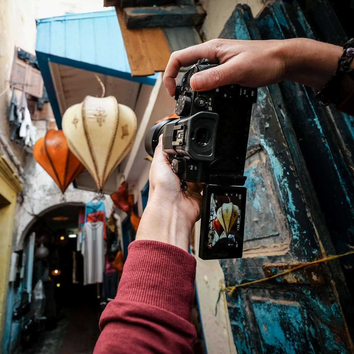 دوربین بدون آینه پاناسونیک LUMIX G95D با سنسور 20.3 مگاپیکسل، لنز 12-60 میلیمتری F3.5-5.6 میکرو چهار سوم، لرزشگیر دوگانه 5 محوره I.S. 2، فیلمبرداری 4K 24p 30p، V-Log L از پیش نصب شده، صفحه لمسی 3 اینچی OLED - DC-G95DMK (مشکی) دوربین بدون آینه پاناسونیک LUMIX G95D با سنسور 20.3 مگاپیکسل، لنز 12-60 میلیمتری F3.5-5.6 میکرو چهار سوم، لرزشگیر دوگانه 5 محوره I.S. 2، فیلمبرداری 4K 24p 30p، V-Log L از پیش نصب شده، صفحه لمسی 3 اینچی OLED - DC-G95DMK (مشکی)
