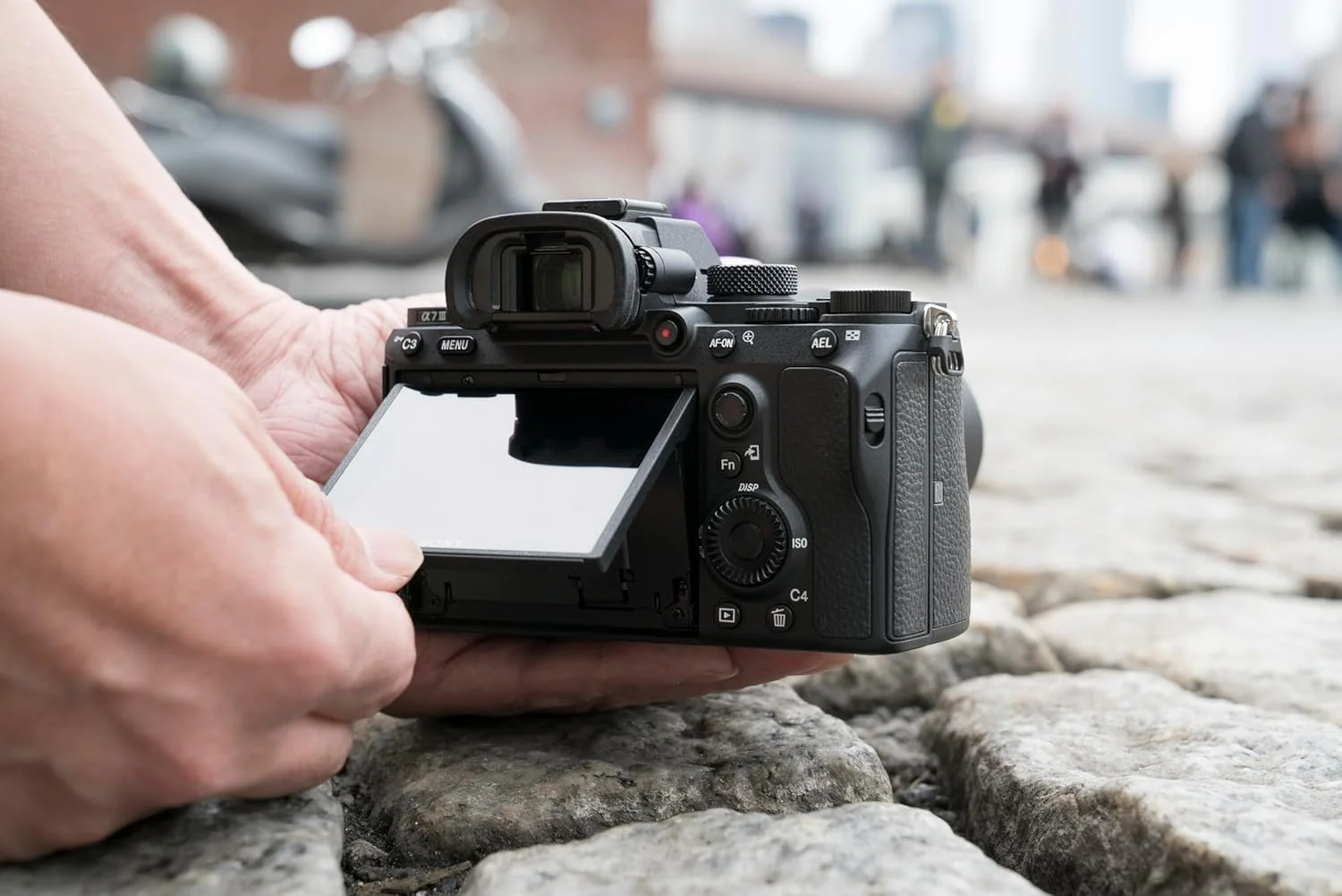 دوربین دیجیتال بدون آینه سونی آلفا a7 III (فقط بدنه)