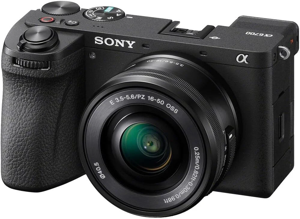 دوربین بدون آینه سونی آلفا a6700 APS-C 4K با کیت 2 لنز 16-50mm و 55-210mm مدل ILCE-6700L به همراه کیف عکاسی Deco Gear + فلاش + باتری اضافی + شارژر دوگانه + نرم افزار و کیت لوازم جانبی