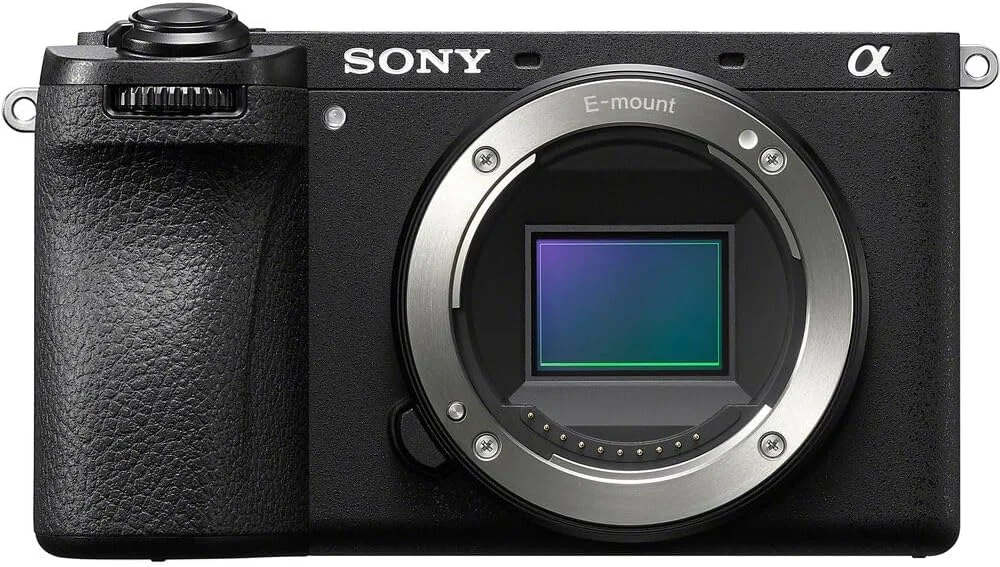 دوربین بدون آینه سونی آلفا a6700 APS-C 4K با کیت 2 لنز 16-50mm و 55-210mm مدل ILCE-6700L به همراه کیف عکاسی Deco Gear + فلاش + باتری اضافی + شارژر دوگانه + نرم افزار و کیت لوازم جانبی