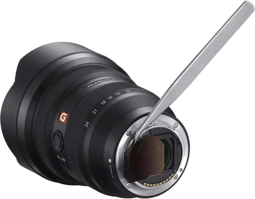 لنز زوم فوق عریض سونی FE 12–24mm F2.8 GM (SEL1224GM) فول فریم G Master Optics | ویدئو و عکس حرفه ای | کوله پشتی، کارت 64 گیگابایتی، سه پایه انعطاف پذیر، کیف کارت حافظه، نگهدارنده درب لنز، کیت تمیز کننده و موارد دیگر