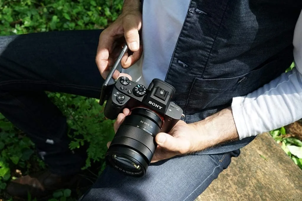 دوربین بدون آینه فول فریم Sony a7R II، فقط بدنه (مشکی) (ILCE7RM2/B) (بازسازی شده) دوربین بدون آینه فول فریم Sony a7R II، فقط بدنه (مشکی) (ILCE7RM2/B) (بازسازی شده)