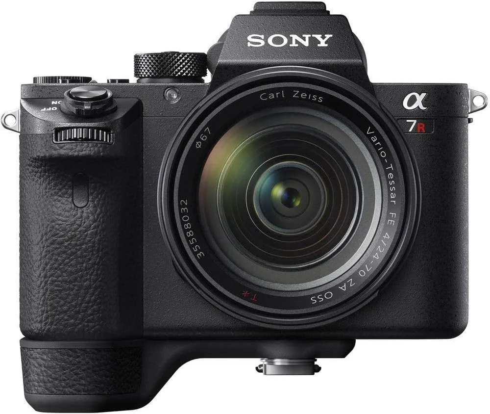 گریپ افزایش دهنده طول Sony GPX1EM برای α9, α7R II, α7S II, α7 II, α99 II گریپ افزایش دهنده طول Sony GPX1EM برای α9, α7R II, α7S II, α7 II, α99 II