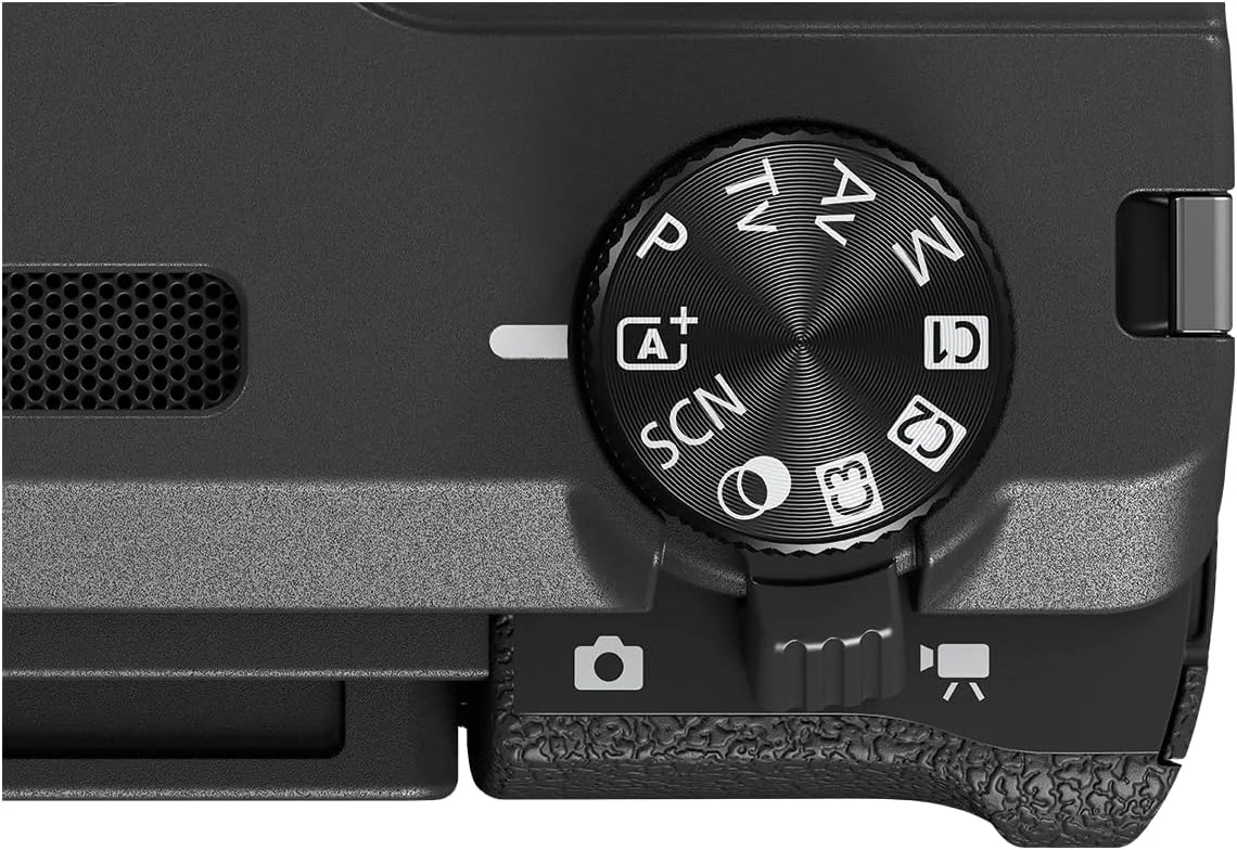 دوربین Canon PowerShot V1، دوربین هیبریدی، لنز زوم فوق عریض داخلی، ویدیوی 4K، ولاگینگ، پخش زنده، تولید محتوا، طراحی جمع و جور دوربین Canon PowerShot V1، دوربین هیبریدی، لنز زوم فوق عریض داخلی، ویدیوی 4K، ولاگینگ، پخش زنده، تولید محتوا، طراحی جمع و جور