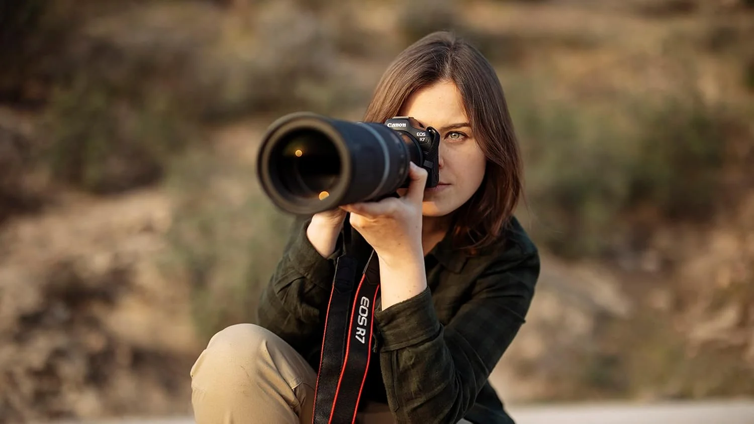 دوربین بدون آینه Canon EOS R7 به همراه لنز RF-S 18-150 mm F3.5-6.3 IS STM (ارتقاء DSLR، دوربین هیبریدی، ضبط ویدئو 4K/30p، تا 15 فریم در ثانیه، WLAN) مشکی دوربین بدون آینه Canon EOS R7 به همراه لنز RF-S 18-150 mm F3.5-6.3 IS STM (ارتقاء DSLR، دوربین هیبریدی، ضبط ویدئو 4K/30p، تا 15 فریم در ثانیه، WLAN) مشکی