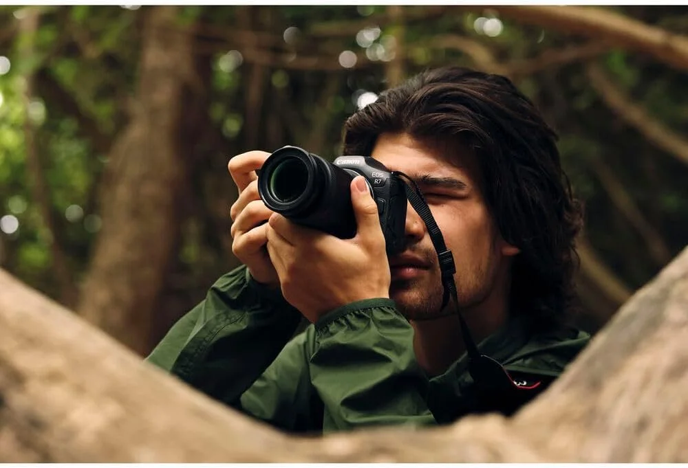 دوربین بدون آینه کانن EOS R7 به همراه لنز RF-S 18-150mm F3.5-6.3 IS STM، نسخه امارات با گارانتی رسمی