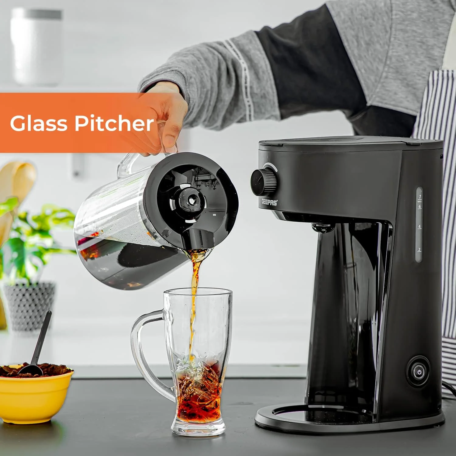 قهوه ساز و چای ساز یخی 700 وات Geepas GCM41516 با فیلتر نایلونی دائمی، ظرفیت 2.5 لیتر، مشکی