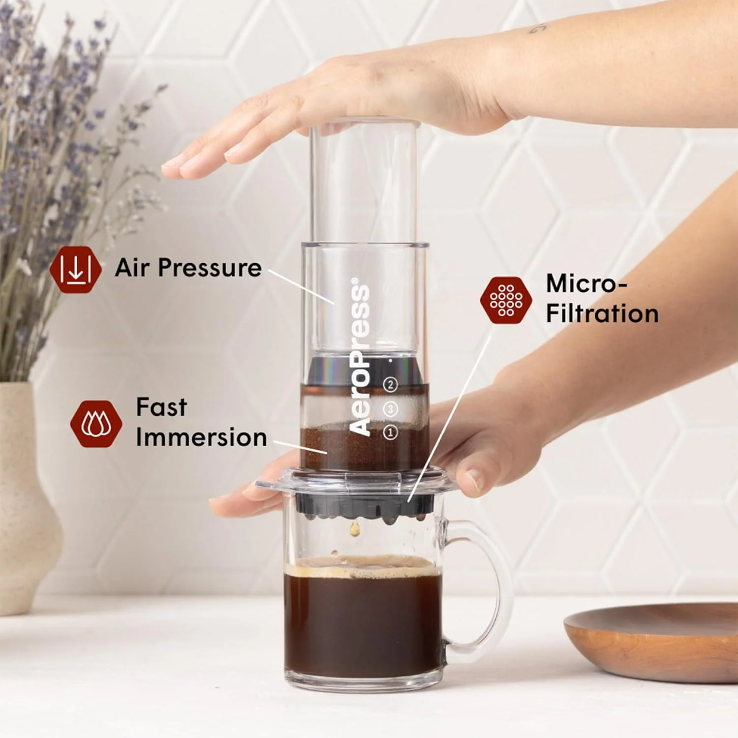 دستگاه قهوه ساز AeroPress Clear – روش دم آوری 3 در 1 ترکیبی از فرنچ پرس، پوراور و اسپرسو - قهوه ای کامل با طعم قوی بدون ذرات و تلخی - دستگاه قهوه ساز کوچک و قابل حمل برای کمپینگ و مسافرت دستگاه قهوه ساز AeroPress Clear – روش دم آوری 3 در 1 ترکیبی از فرنچ پرس، پوراور و اسپرسو - قهوه ای کامل با طعم قوی بدون ذرات و تلخی - دستگاه قهوه ساز کوچک و قابل حمل برای کمپینگ و مسافرت