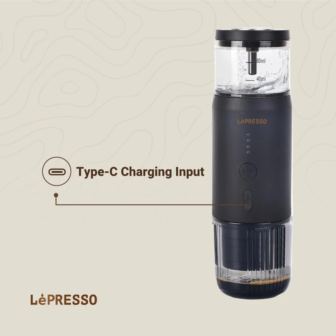 دستگاه اسپرسوساز قابل حمل LePresso با دماسنج حرارتی، خودگرم شونده با USB C، مناسب سفر و کمپینگ، 80 میلی لیتر، فشار استخراج 15 بار، توان 135 وات، سازگار با کپسول های اصلی NS دستگاه اسپرسوساز قابل حمل LePresso با دماسنج حرارتی، خودگرم شونده با USB C، مناسب سفر و کمپینگ، 80 میلی لیتر، فشار استخراج 15 بار، توان 135 وات، سازگار با کپسول های اصلی NS