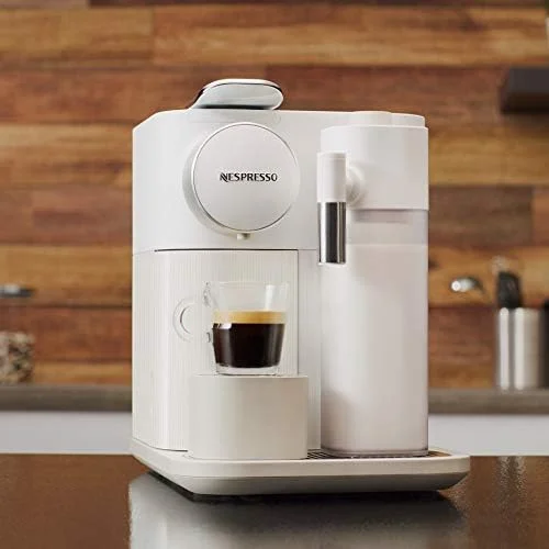 دستگاه قهوه ساز کپسولی تک نفره De'Longhi Nespresso Gran Lattissima EN650.W، شیر کف کرده اتوماتیک، کاپوچینو و لاته، 1.3 لیتر، سفید دستگاه قهوه ساز کپسولی تک نفره De'Longhi Nespresso Gran Lattissima EN650.W، شیر کف کرده اتوماتیک، کاپوچینو و لاته، 1.3 لیتر، سفید