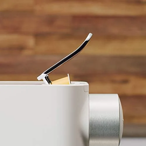 دستگاه قهوه ساز کپسولی تک نفره De'Longhi Nespresso Gran Lattissima EN650.W، شیر کف کرده اتوماتیک، کاپوچینو و لاته، 1.3 لیتر، سفید دستگاه قهوه ساز کپسولی تک نفره De'Longhi Nespresso Gran Lattissima EN650.W، شیر کف کرده اتوماتیک، کاپوچینو و لاته، 1.3 لیتر، سفید