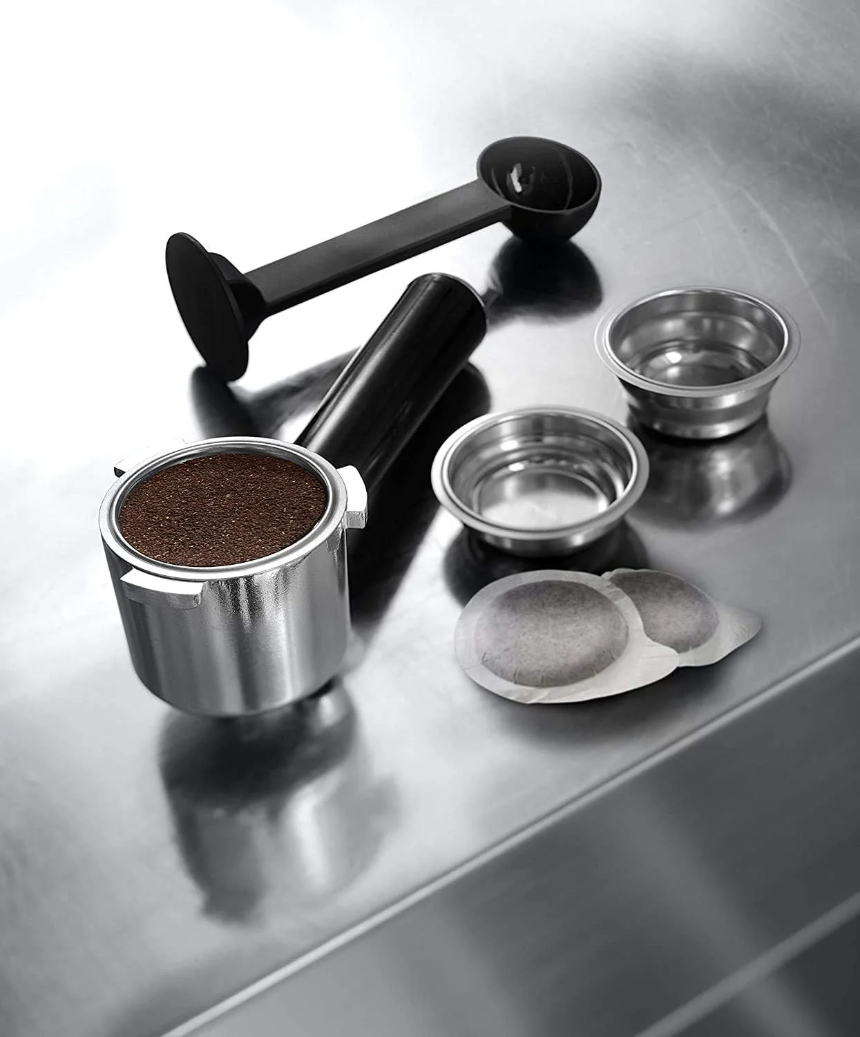 دستگاه اسپرسوساز پمپی ددیکا استایل دلونگی رنگ نقره ای مدل EC685.M دستگاه اسپرسوساز پمپی ددیکا استایل دلونگی رنگ نقره ای مدل EC685.M
