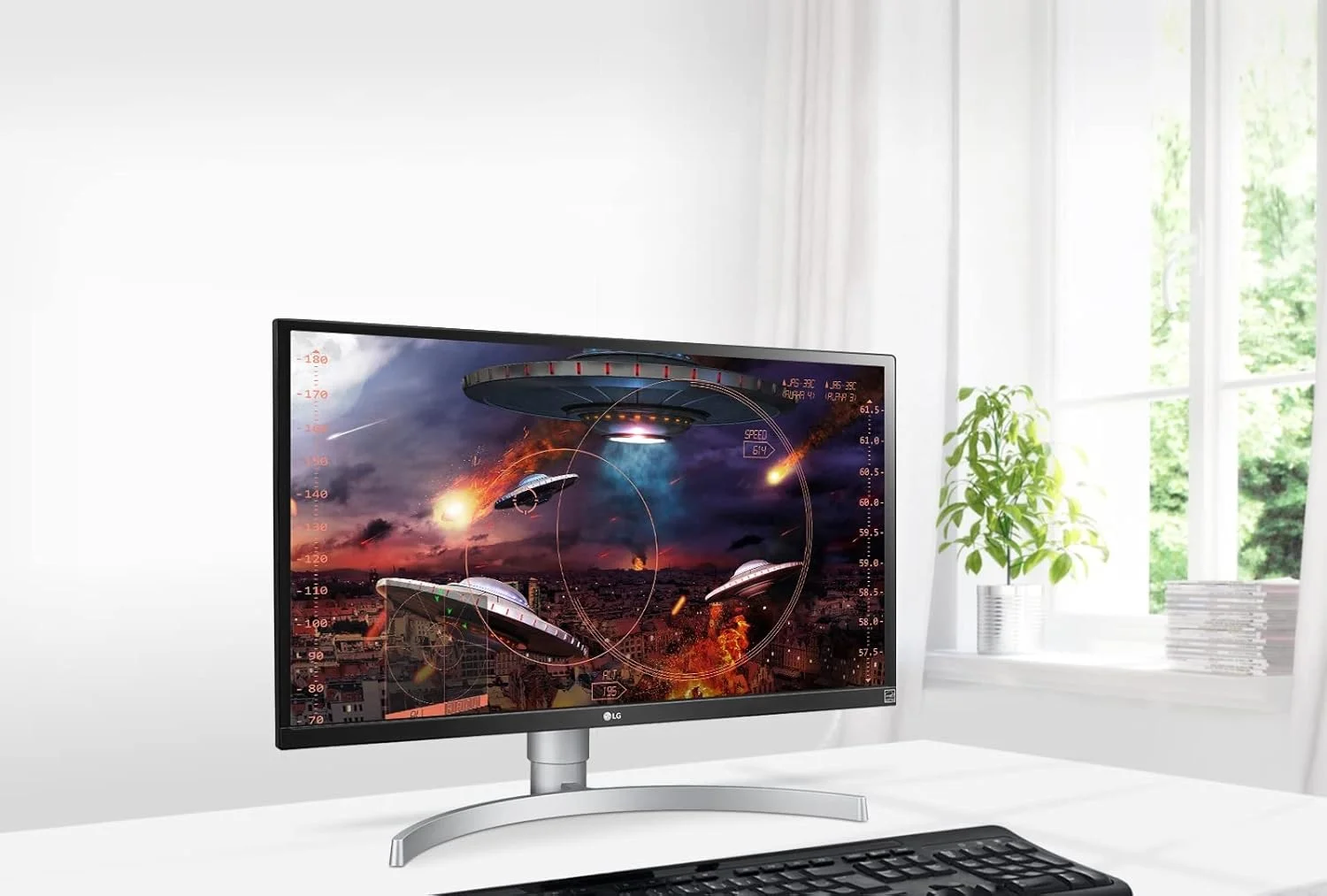 مانیتور ال ای دی 27 اینچی 4K UHD ال جی با VESA Display HDR 400، سفید نقره ای - 27UL650-W