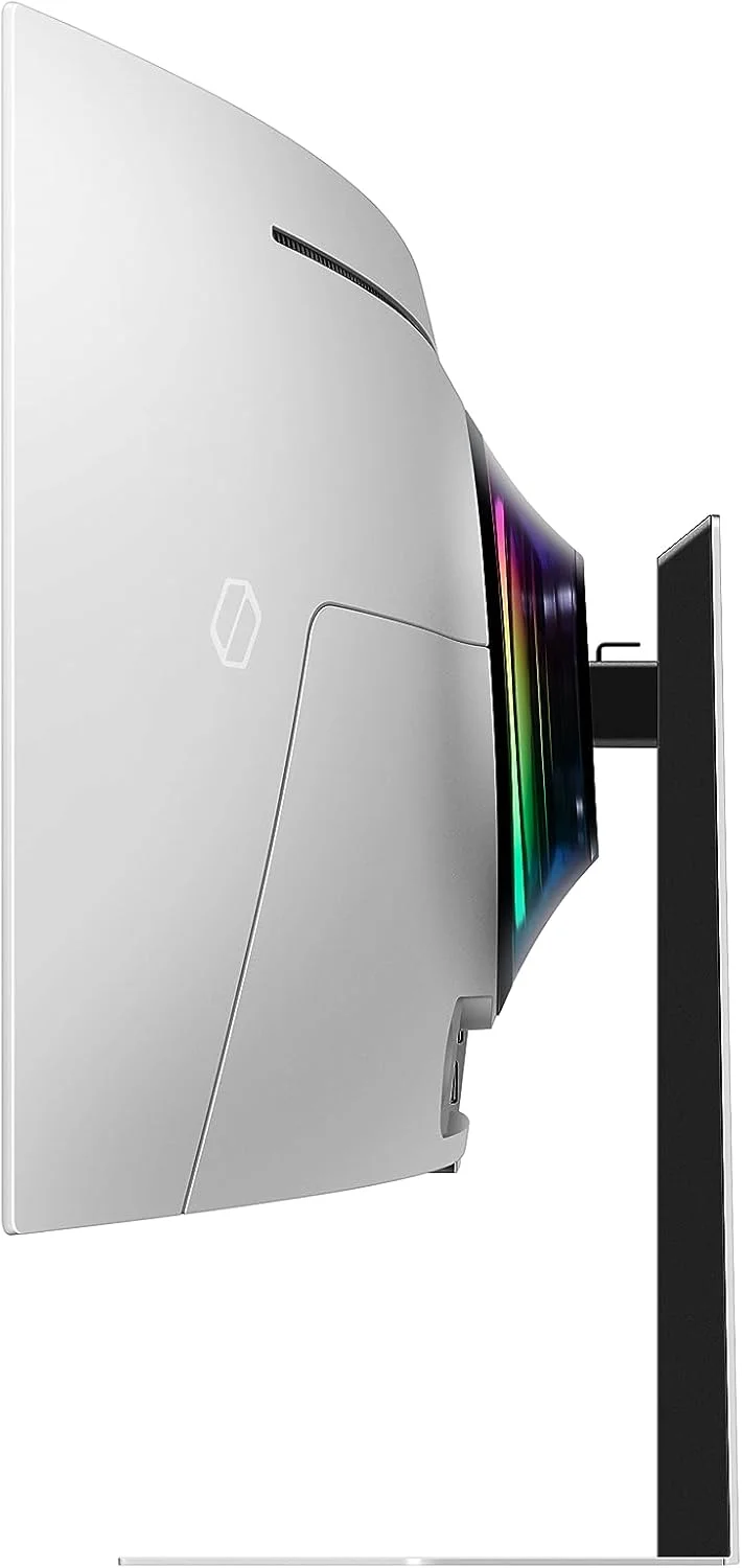 مانیتور گیمینگ خمیده 49 اینچی سامسونگ مدل Odyssey OLED G9 G95SC با پنل QD OLED، رزولوشن 5120x1440، نرخ تازه‌سازی 240 هرتز، زمان پاسخگویی 0.03 میلی‌ثانیه، همراه با بلندگو و کنترل از راه دور