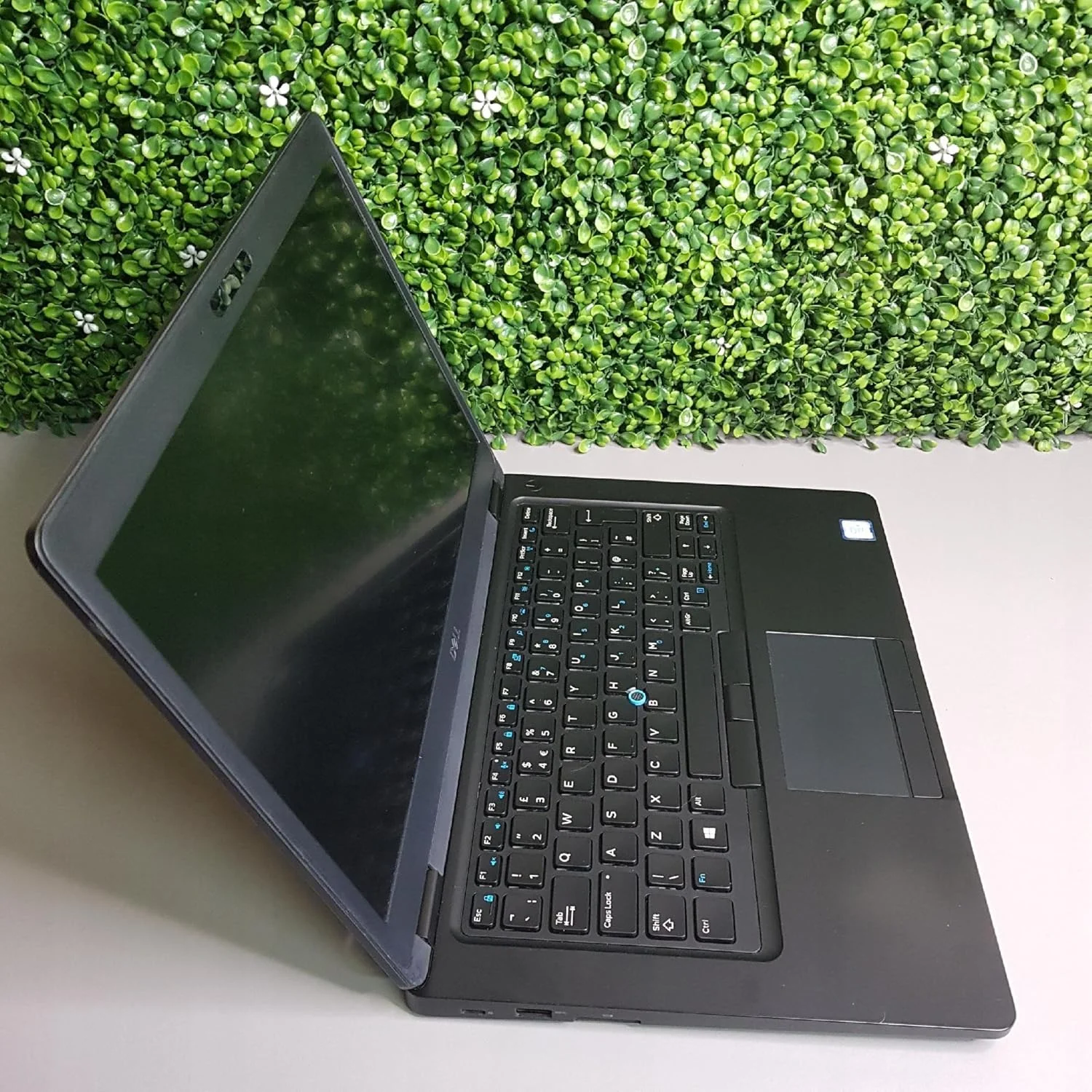 لپ تاپ تجاری دل Latitude 5490 (بازسازی شده) | صفحه نمایش 14 اینچی Full HD FHD | پردازنده Intel Core i5-8350U نسل هشتم چهار هسته ای | 16 گیگابایت DDR4 | 256 گیگابایت SSD | ویندوز 10 پرو