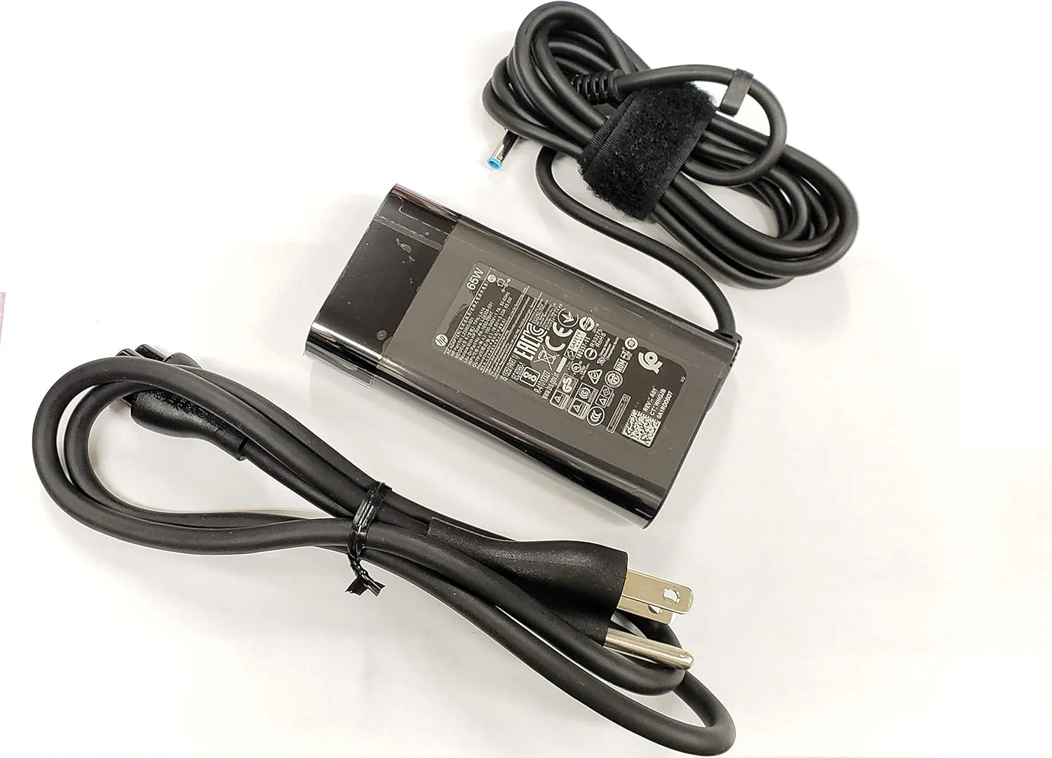 آداپتور 65 وات اصلی HP، نو، با نوک آبی 4.5/3.0mm، پارت نامبر: L23960-001, L24008-001, TPN-LA14، سازگار با: HP Spectre x360 13-4193nr, HP Spectre x360 15-ap001nx 15t-ap000 آداپتور 65 وات اصلی HP، نو، با نوک آبی 4.5/3.0mm، پارت نامبر: L23960-001, L24008-001, TPN-LA14، سازگار با: HP Spectre x360 13-4193nr, HP Spectre x360 15-ap001nx 15t-ap000