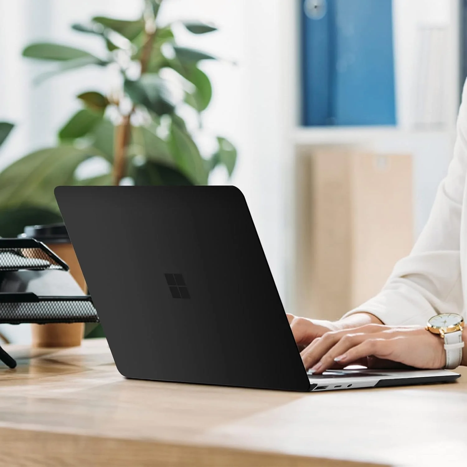 کیف محافظ موسیسو سازگار فقط با مایکروسافت Surface Laptop Go 3/2/1 12.4 اینچی نسخه 2023-2020 (مدل ها: 2013 و 1943)، کاور محافظ پلاستیکی سخت، مشکی کیف محافظ موسیسو سازگار فقط با مایکروسافت Surface Laptop Go 3/2/1 12.4 اینچی نسخه 2023-2020 (مدل ها: 2013 و 1943)، کاور محافظ پلاستیکی سخت، مشکی