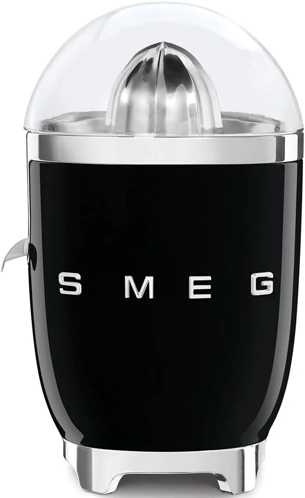 آب مرکبات گیری Smeg CJF11BLUK، طراحی به سبک دهه 50، دارای کاسه آبگیری و درب، خروجی ضد چکه استیل ضد زنگ، بدنه آلومینیومی دایکاست، مشکی، 1 سال گارانتی