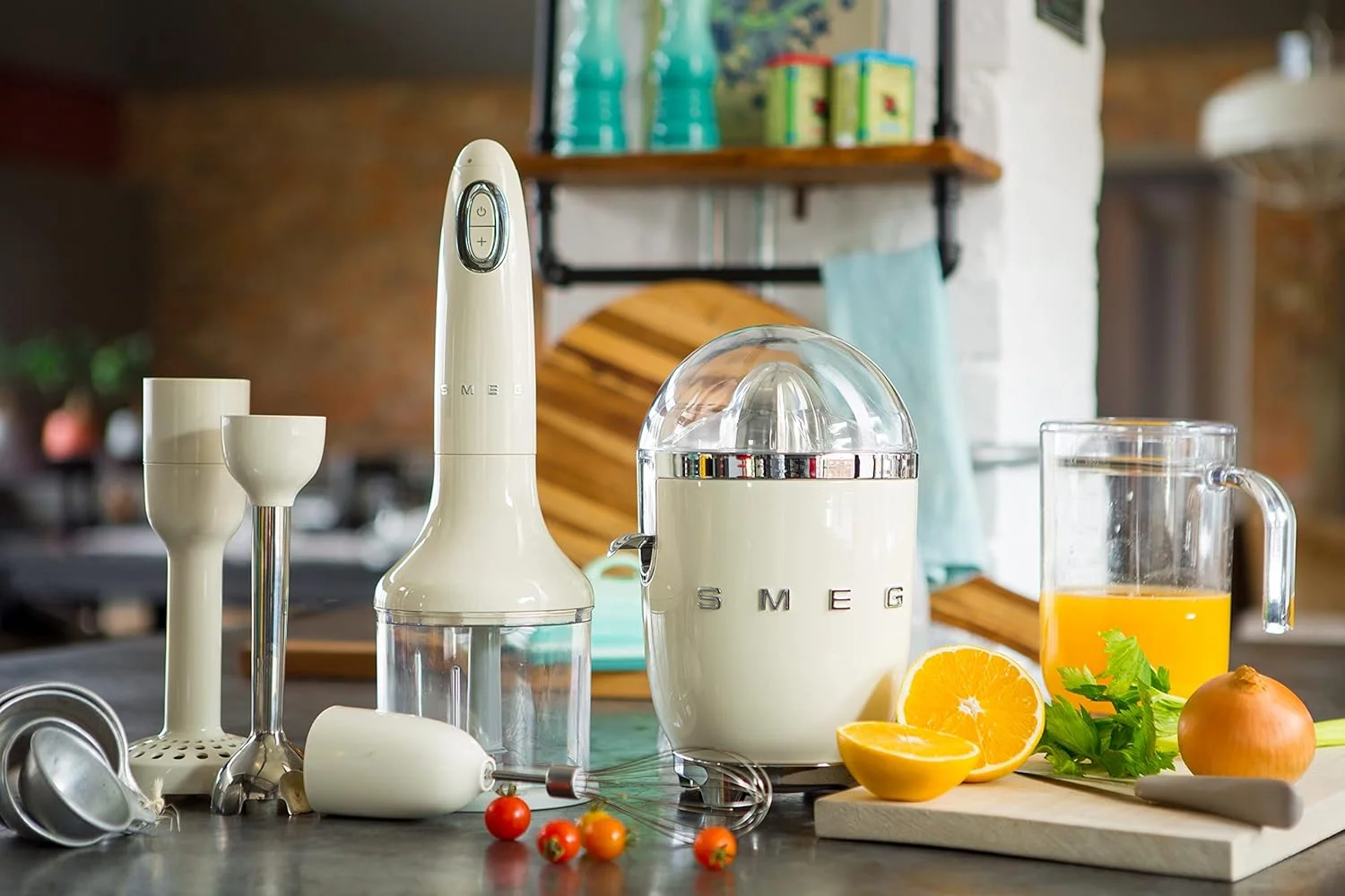 آب مرکبات گیری Smeg CJF01CRUS، سایز یک، کرم آب مرکبات گیری Smeg CJF01CRUS، سایز یک، کرم