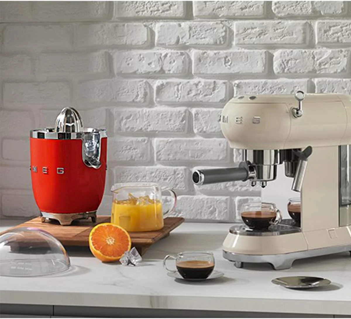 آب مرکبات گیری Smeg CJF01RDEU CJF01RDEU-قرمز، استیل ضد زنگ، 70 وات، قرمز آب مرکبات گیری Smeg CJF01RDEU CJF01RDEU-قرمز، استیل ضد زنگ، 70 وات، قرمز