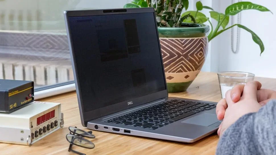 لپ تاپ دل Latitude 7400، صفحه نمایش 14 اینچی، پردازنده Intel Core i7 نسل 8 مدل I7-8665U دو هسته ای، 512 گیگابایت SSD، 16 گیگابایت رم، رزولوشن 1920X1080 FHD، ویندوز 10 پرو (بازسازی شده)، مشکی لپ تاپ دل Latitude 7400، صفحه نمایش 14 اینچی، پردازنده Intel Core i7 نسل 8 مدل I7-8665U دو هسته ای، 512 گیگابایت SSD، 16 گیگابایت رم، رزولوشن 1920X1080 FHD، ویندوز 10 پرو (بازسازی شده)، مشکی
