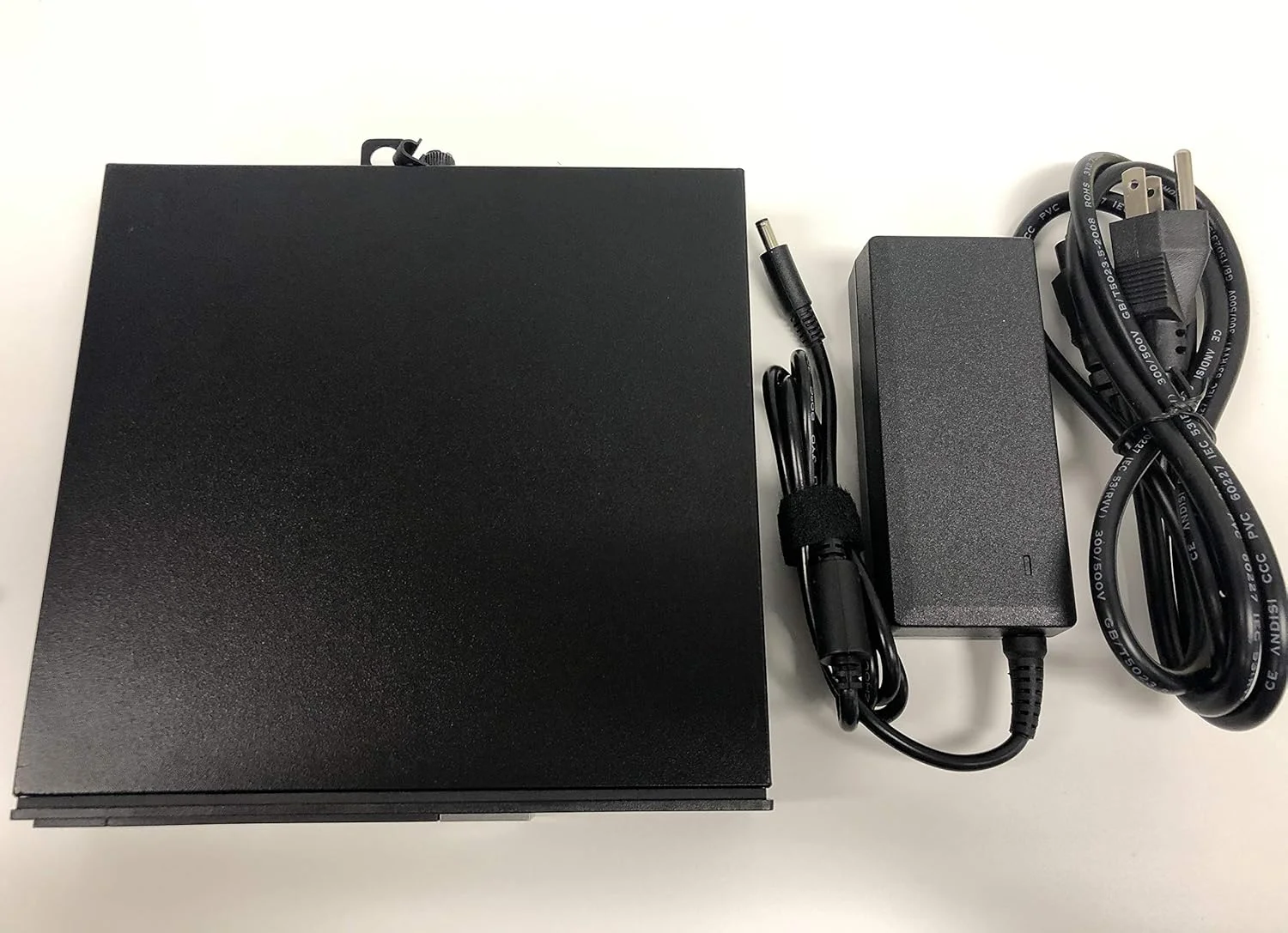 کامپیوتر رومیزی تجاری کوچک DELL OPTIPLEX 7040 نسل ششم، پردازنده Intel Quad Core i5 6400T تا 2.8 گیگاهرتز، 16 گیگابایت DDR4، 256 گیگابایت SSD، WiFi، HDMI، DP، ویندوز 11 64 بیتی با پشتیبانی از EN/ES/FR (CI5) (بازسازی شده)