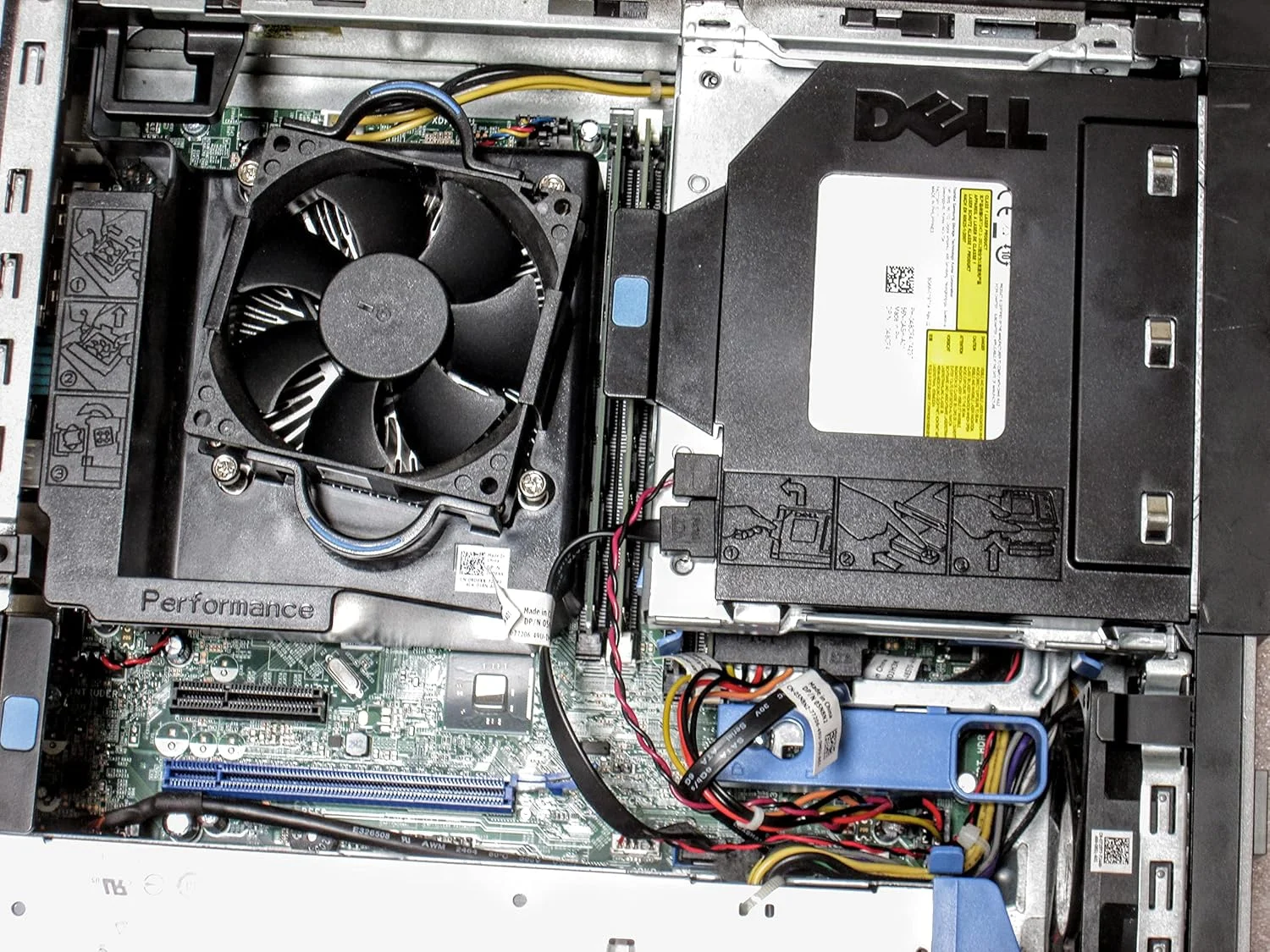 کامپیوتر رومیزی دل OptiPlex 9020-SFF، پردازنده Intel Core i5-4570 3.2GHZ، رم 16 گیگابایت، حافظه SSD 512 گیگابایت، DVDRW، ویندوز 10 پرو 64 بیتی (بازسازی شده) کامپیوتر رومیزی دل OptiPlex 9020-SFF، پردازنده Intel Core i5-4570 3.2GHZ، رم 16 گیگابایت، حافظه SSD 512 گیگابایت، DVDRW، ویندوز 10 پرو 64 بیتی (بازسازی شده)