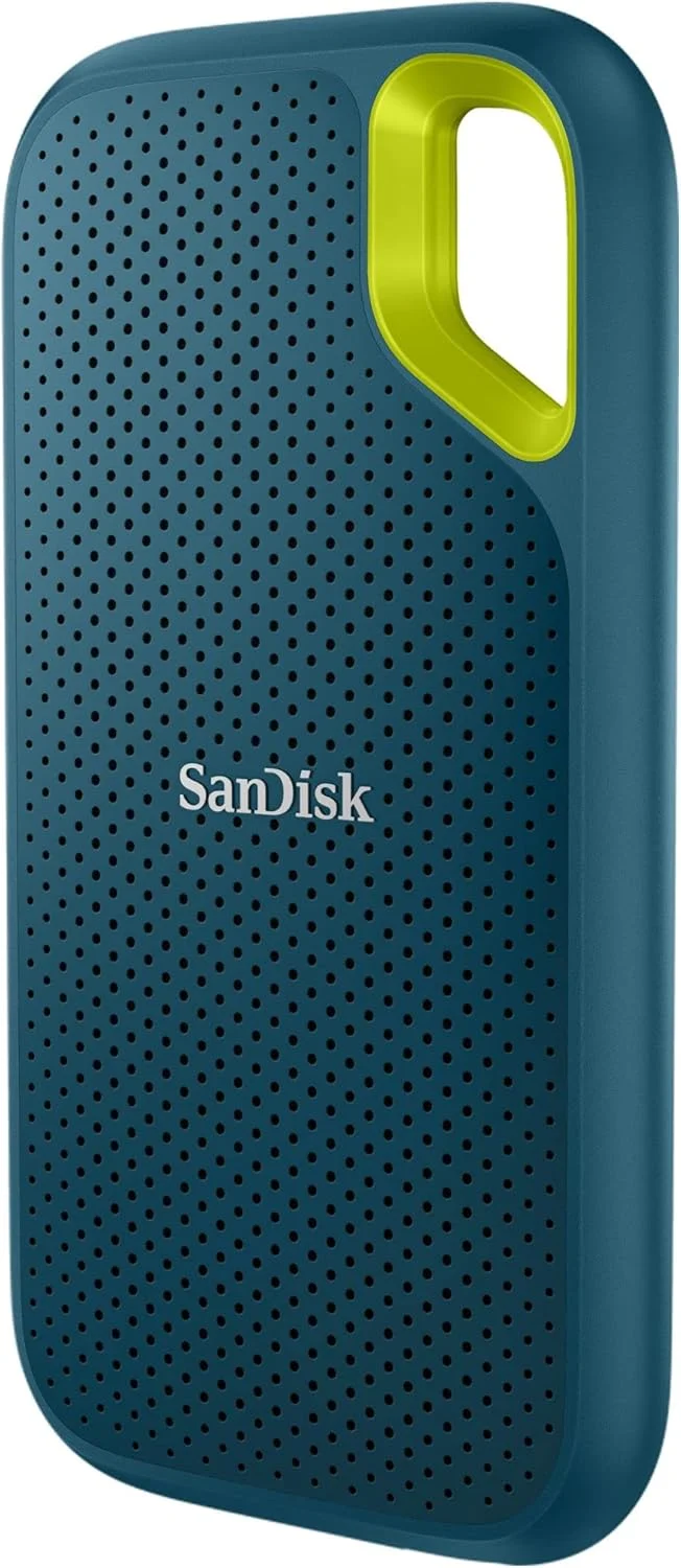 اس اس دی اکسترنال قابل حمل SanDisk Extreme با ظرفیت 1 ترابایت، سرعت خواندن 1050 مگابایت بر ثانیه، سرعت نوشتن 1000 مگابایت بر ثانیه، محافظت در برابر سقوط از ارتفاع 3 متری، مقاومت در برابر آب و گرد و غبار IP65، رمزگذاری سخت افزاری، سازگار با PC، MAC و گوشی های هوشمند Type-C، رنگ Monterey/آبی