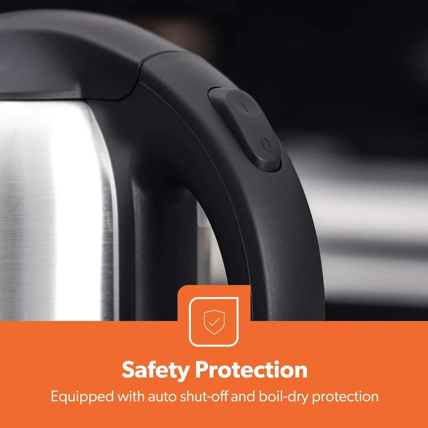 کتری برقی استیل ضد زنگ Geepas با خاموش شدن خودکار و محافظت در برابر خشک شدن 1.8 لیتر 1800 وات GK5466 نقره ای/مشکی