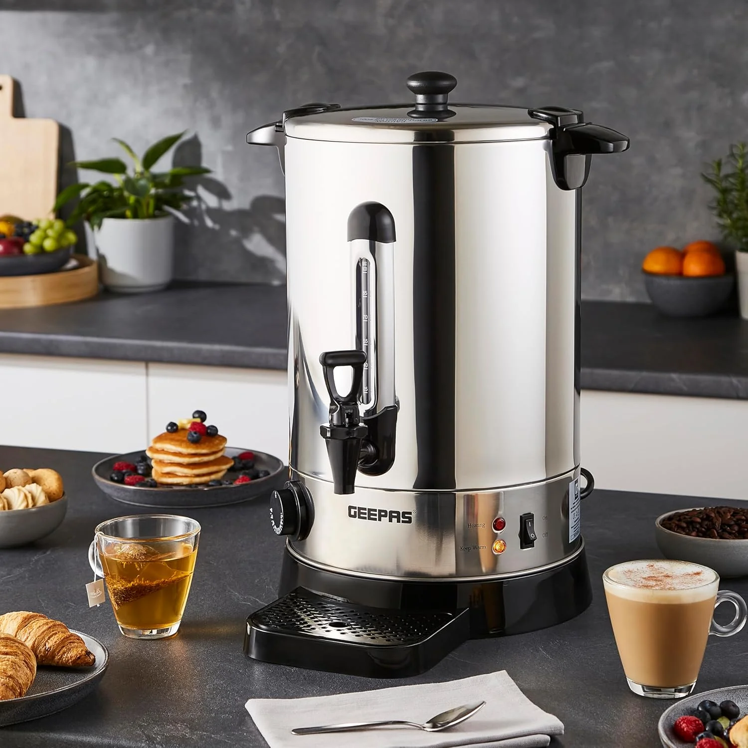 کتری برقی استیل جیپاس 1650 وات - دستگاه آب جوش استیل ضد زنگ با کنترل اتوماتیک دما و عملکرد گرم نگهدارنده - 15 لیتر، نقره ای/مشکی GK5219