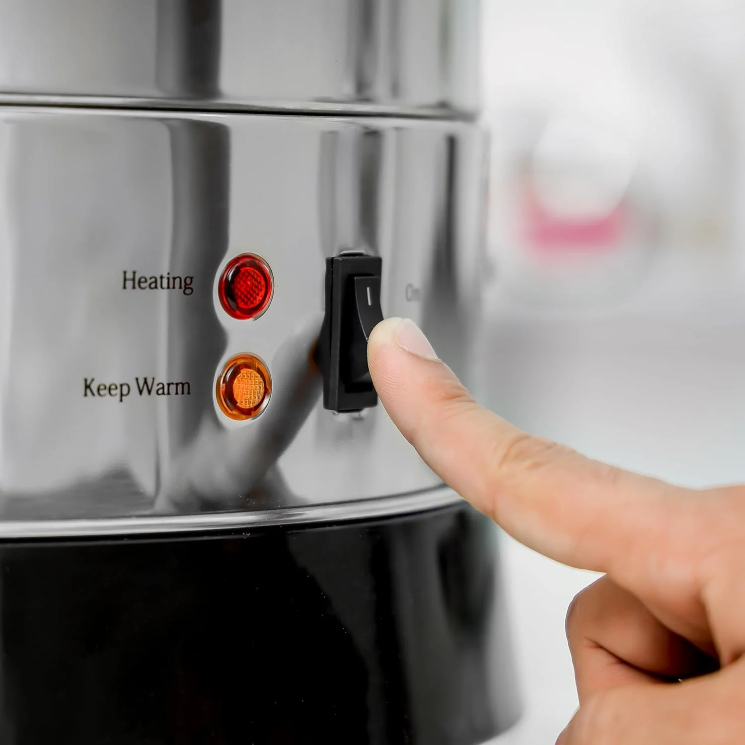 کتری برقی Geepas، کتری استیل ضد زنگ با شیر، GK6154 | کتری 6.8 لیتری با نشانگر سطح آب و چراغ های نشانگر | ترموستات خودکار و قابل تنظیم مجدد | مناسب برای استفاده در خانه و محل کار