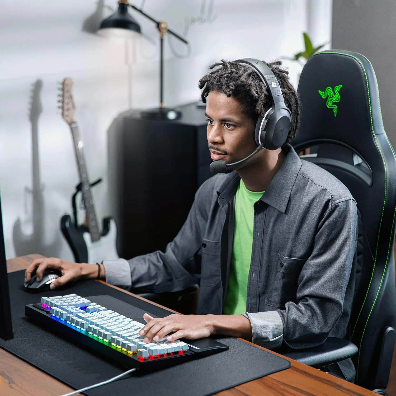 کیبورد گیمینگ مکانیکی Razer BlackWidow V3: سوییچ‌های مکانیکی سبز - لمسی و کلیکی - نورپردازی Chroma RGB - کلیدهای ABS با پوشش UV - ماکروهای قابل برنامه ریزی - نسخه Roblox
