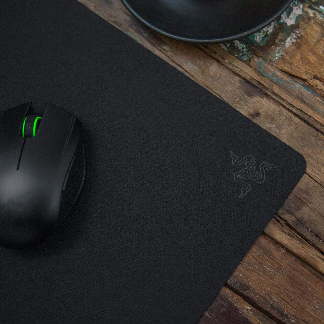 ماوس پد گیمینگ Razer Goliathus Speed (کوچک): پد بازی صاف - پایه لاستیکی ضد لغزش - طراحی پارچه ای قابل حمل - قاب دوخته شده ضد فرسایش - Stealth