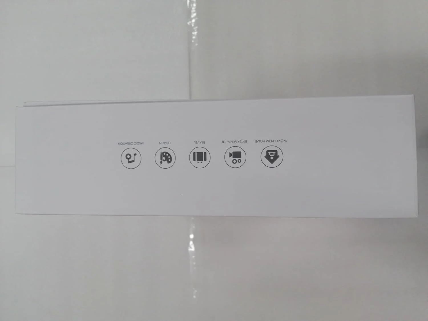 مانیتور لمسی قابل حمل UPERFECT، صفحه نمایش 15.6 اینچی مات FHD با نسبت کنتراست 1000:1، کیف چرمی چند منظوره، دو پورت USB C برای لپ تاپ/تلفن/کنسول بازی، قابلیت نصب VESA