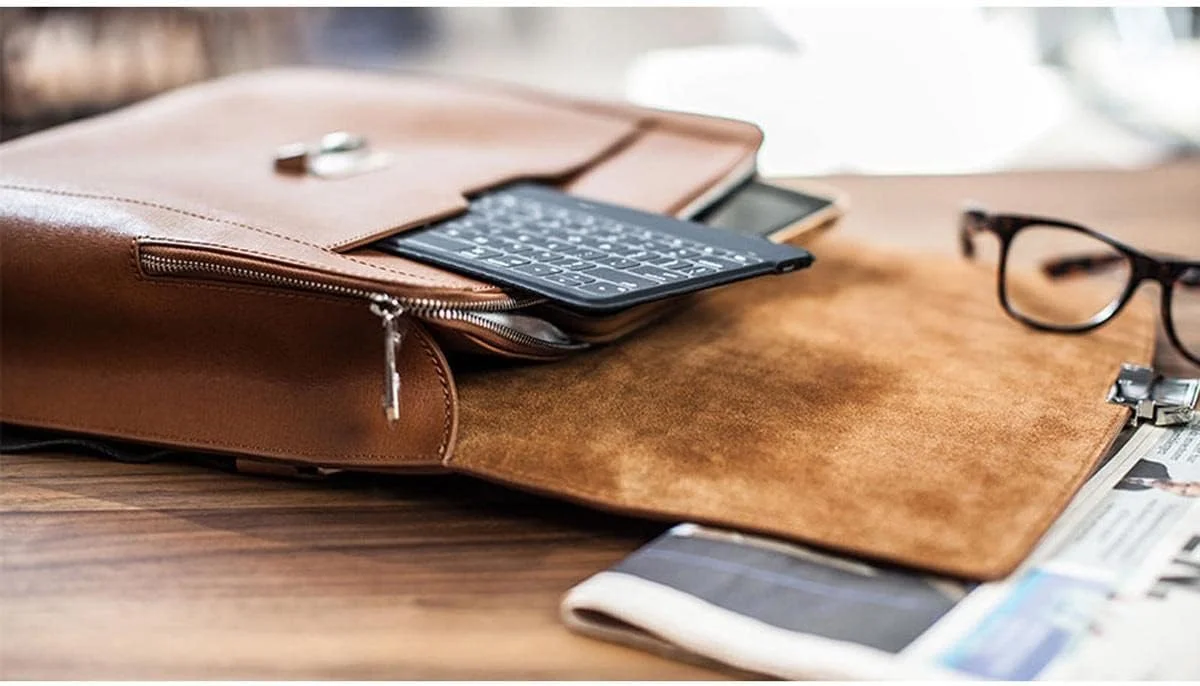 کیبورد بلوتوث بیسیم لاجیتک Keys-To-Go برای آیفون، آیپد، تلفن هوشمند، تبلت، ویندوز، اپل تیوی، فوقالعاده نازک، فوقالعاده سبک، کلیدهای میانبر، QWERTY - مشکی کیبورد بلوتوث بیسیم لاجیتک Keys-To-Go برای آیفون، آیپد، تلفن هوشمند، تبلت، ویندوز، اپل تیوی، فوقالعاده نازک، فوقالعاده سبک، کلیدهای میانبر، QWERTY - مشکی