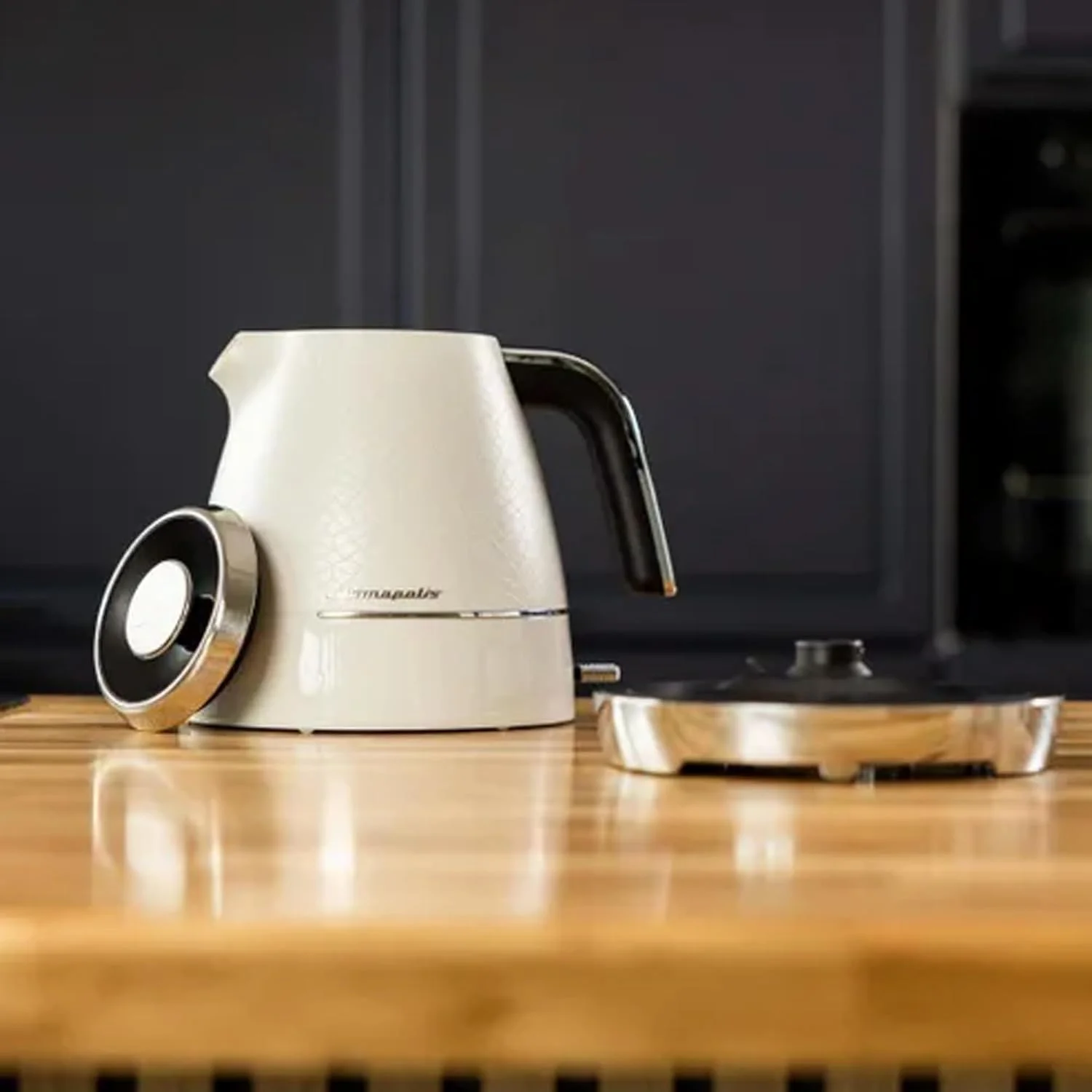 کتری برقی بکو مدل WKM8307CR Cosmopolis، ظرفیت 1.7 لیتر، توان 3000 وات، دارای نشانگر LED، خاموش شدن خودکار، عملکرد گرم نگهدارنده، محافظت در برابر جوشیدن خشک، پایه چرخان 360 درجه، استفاده بی سیم - سفید/کروم کتری برقی بکو مدل WKM8307CR Cosmopolis، ظرفیت 1.7 لیتر، توان 3000 وات، دارای نشانگر LED، خاموش شدن خودکار، عملکرد گرم نگهدارنده، محافظت در برابر جوشیدن خشک، پایه چرخان 360 درجه، استفاده بی سیم - سفید/کروم